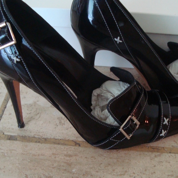 Manolo Blahnik Black Patent Leather Narita Stiletto Pump 37 - Picture 1 of 8